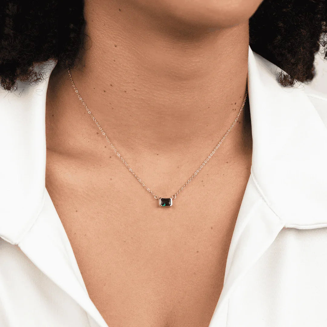 Fleur | Goudkleurige ketting met groene smaragd