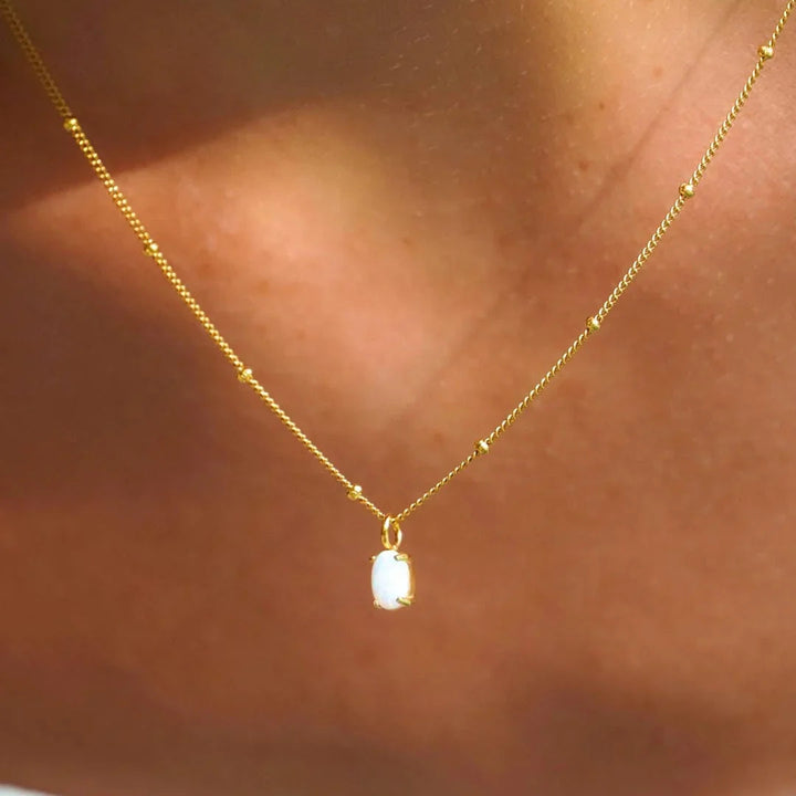 Marion | ketting in parels goudkleurige met hanger in opale