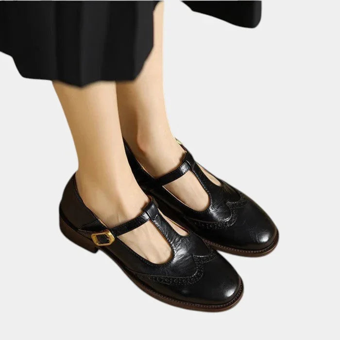 Emma | klassieke damesschoen met riempje