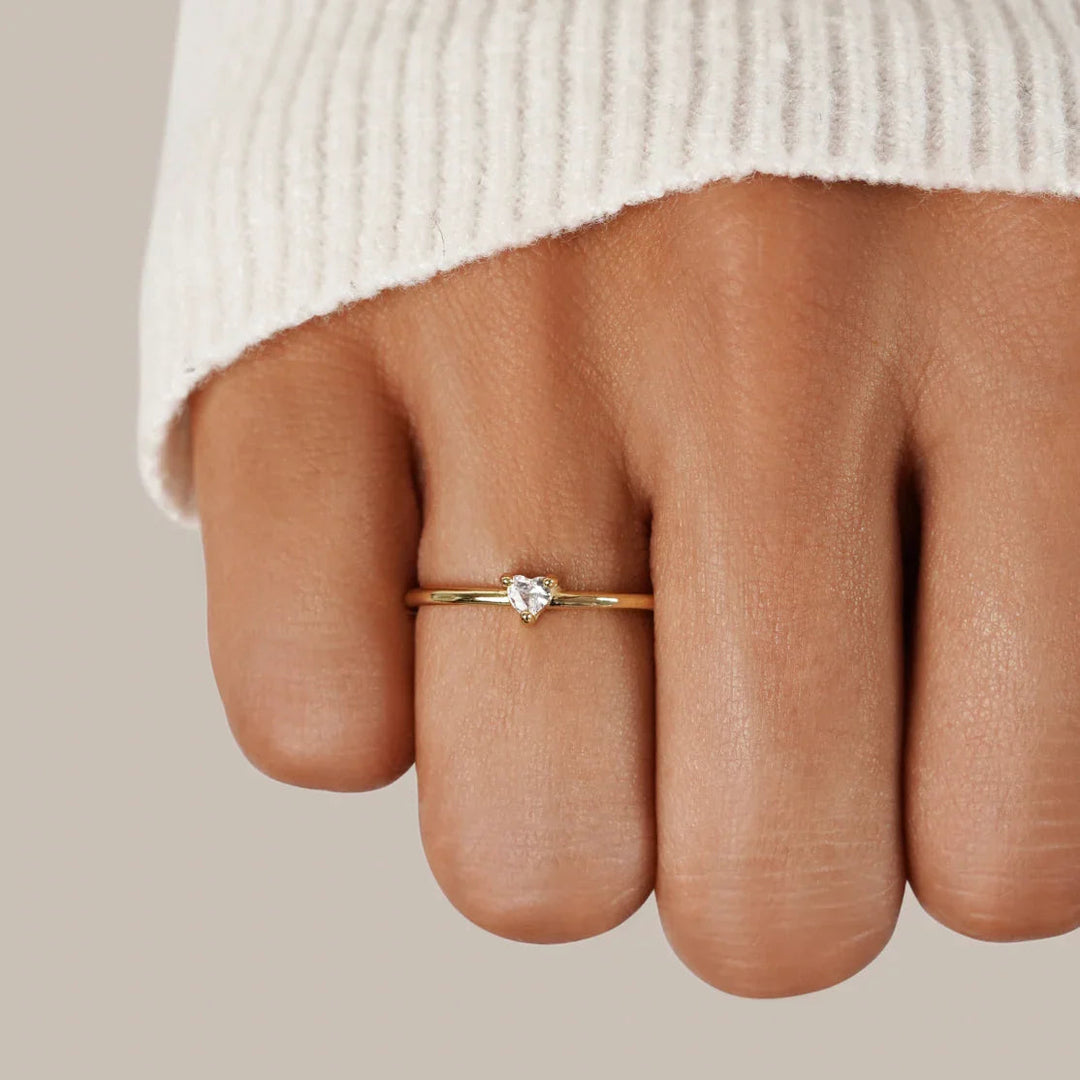 Leonie | Eenvoudige gouden ring met glad oppervlak