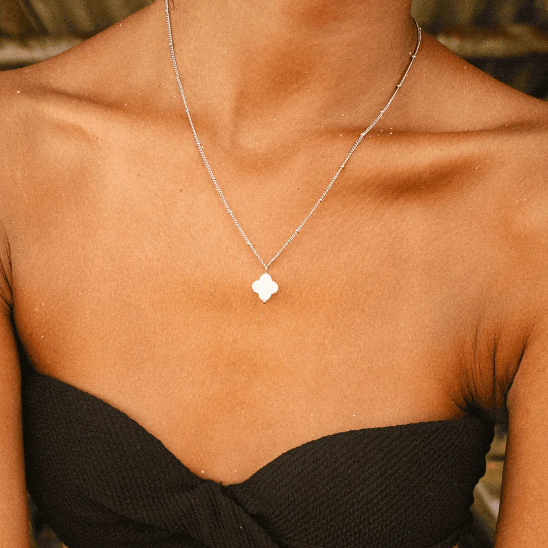 Isaline | Ketting met hanger en zomers ruitmotief