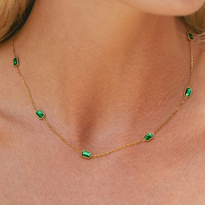Apolline | ketting in chaîne goudkleurige met steen groene