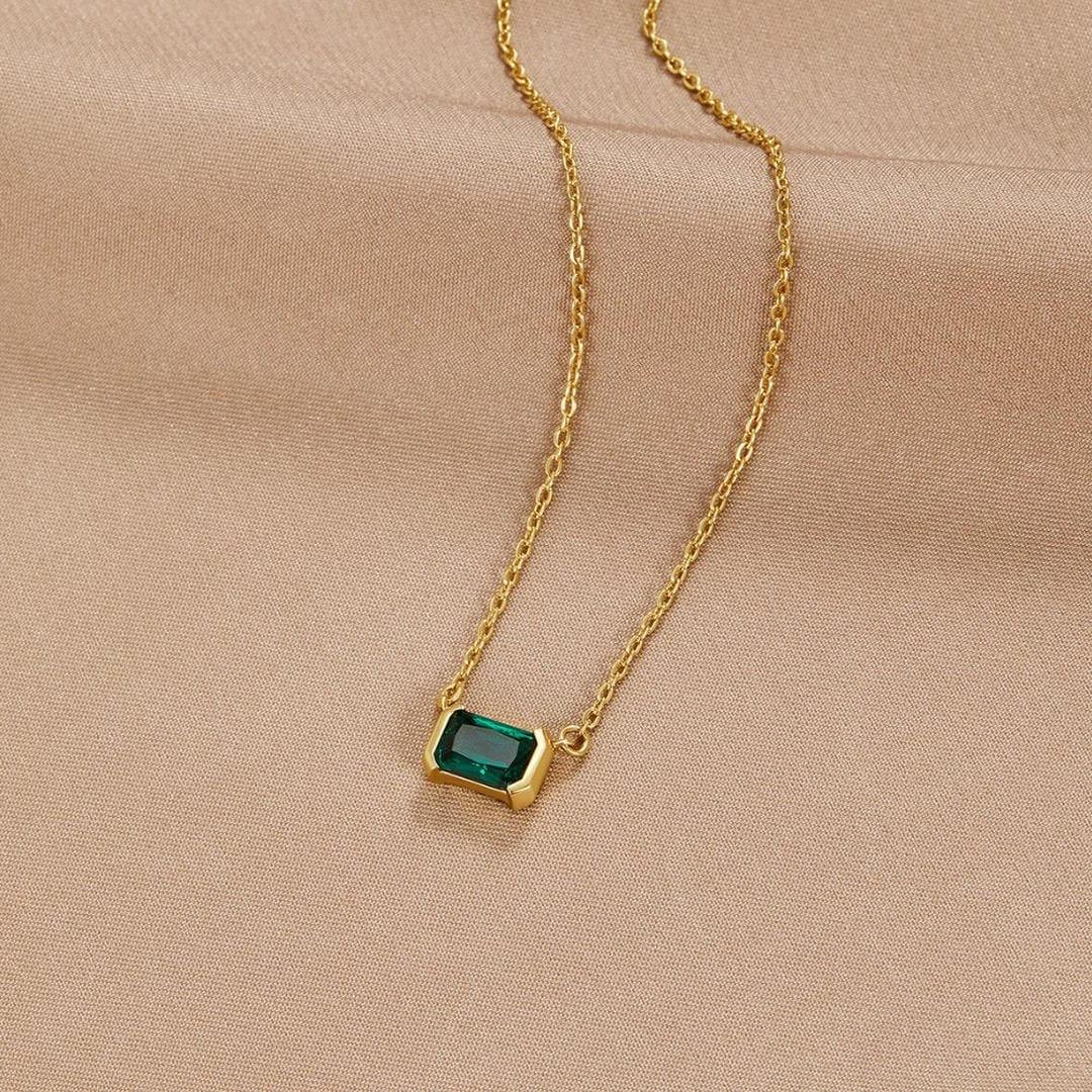 Fleur | Goudkleurige ketting met groene smaragd