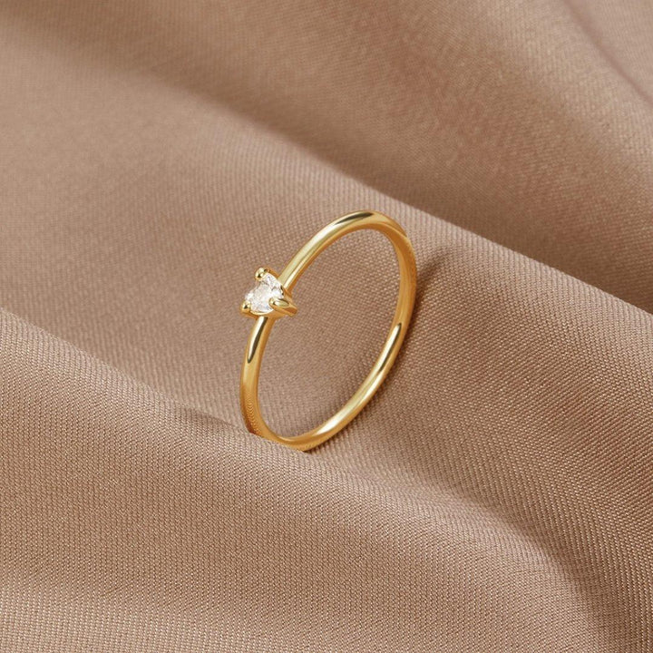 Leonie | Eenvoudige gouden ring met glad oppervlak