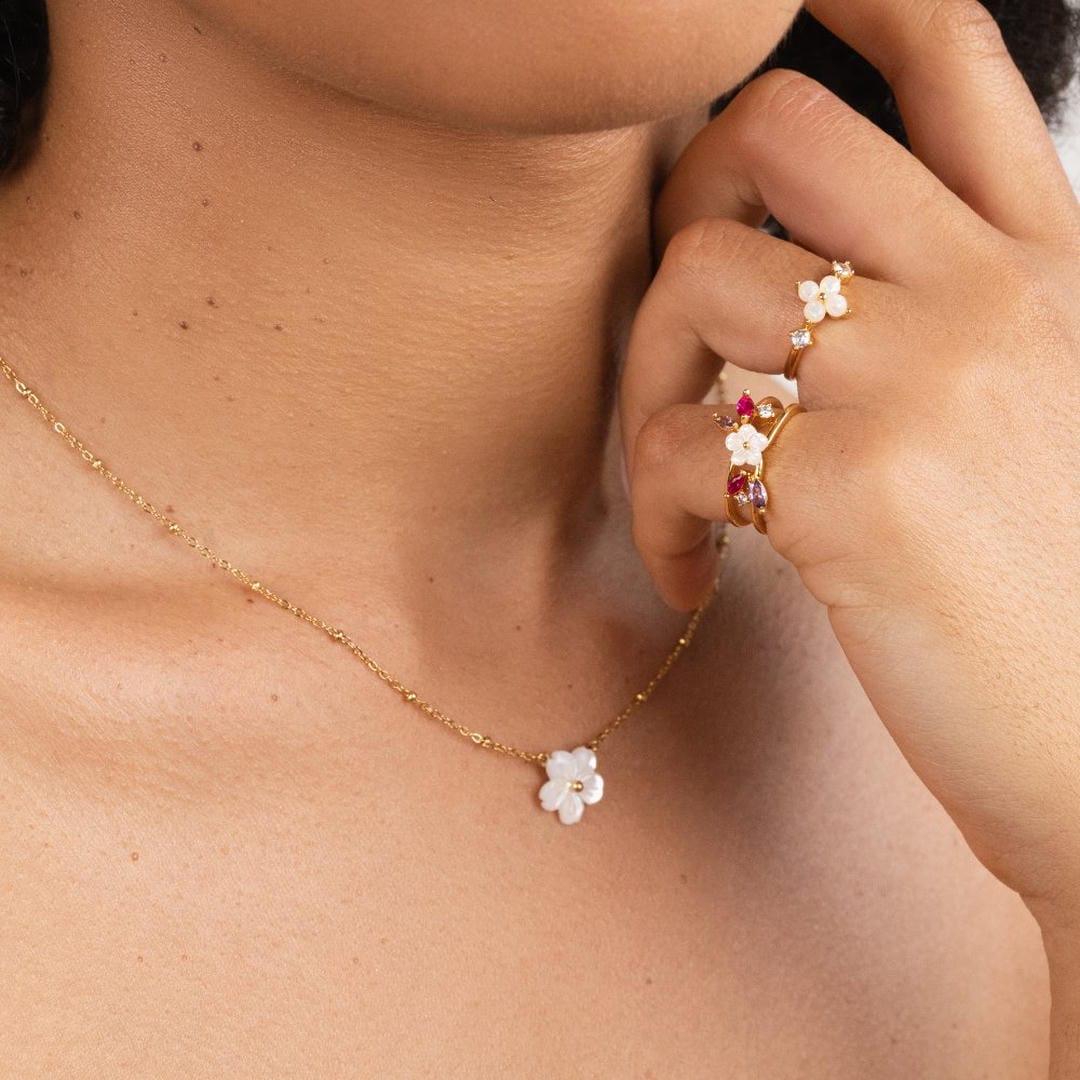 Laure | Ketting met bloemhanger